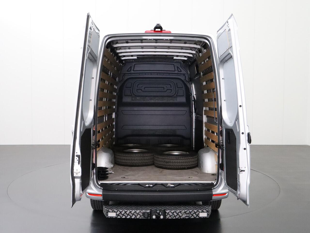 Mercedes-Benz SPRINTER 9G-Tronic Automaat L2H2 | Vanstep Trekhaak 3500kg | Mbux Touchscreen