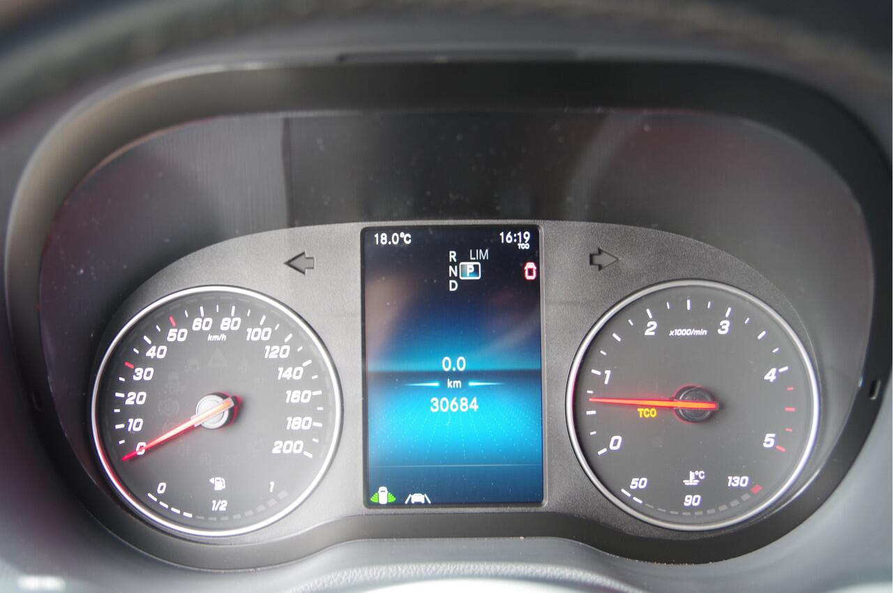 Mercedes-Benz SPRINTER 519 3.0 CDI V6 L2H1 LED, LEDER, 3.5T TREKHAAK, STANDKACHEL, DUBBELLUCHT, ADAPT. CRUISE, MBUX 10'', 360 CAMERA, STOELVERWARMING, VOORRUIT VERWARMING, NAVI, CLIMA, NL AUTO, NAP