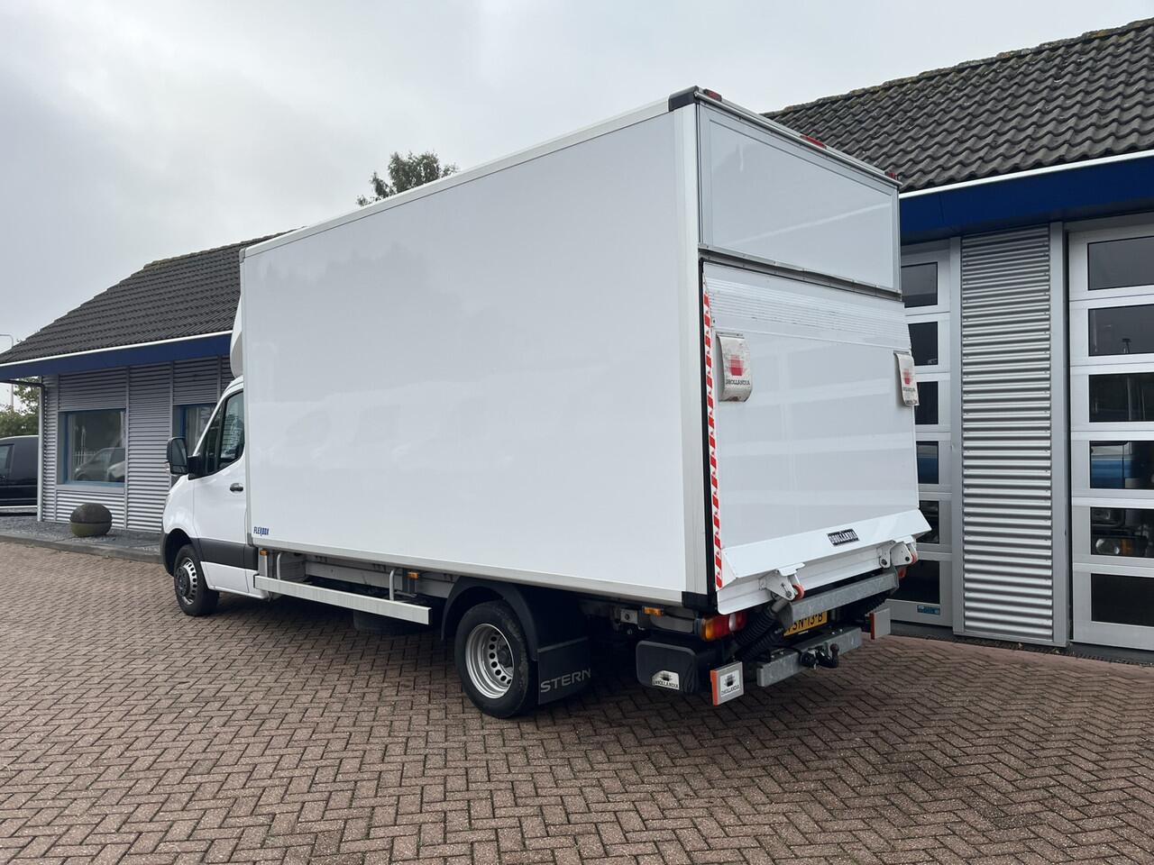 Mercedes-Benz SPRINTER 515 CDI Bakwagen met laadklep 7"MBUX Euro 6