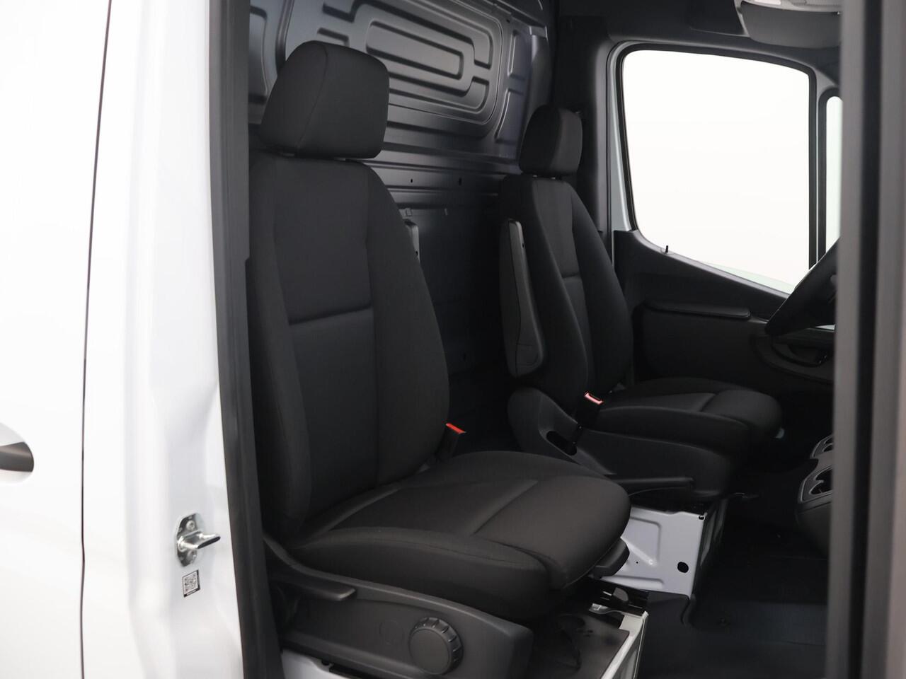 Mercedes-Benz SPRINTER 315 CDI | Aut. | L2 H2 | PRO | 3500 KG. AHW | Apple Carplay / Android Auto | Achteruitrijcamera | Lane-Assist | Side-Assist | Comfort-stoelen | Cruise Control | 3500 KG. AHW |