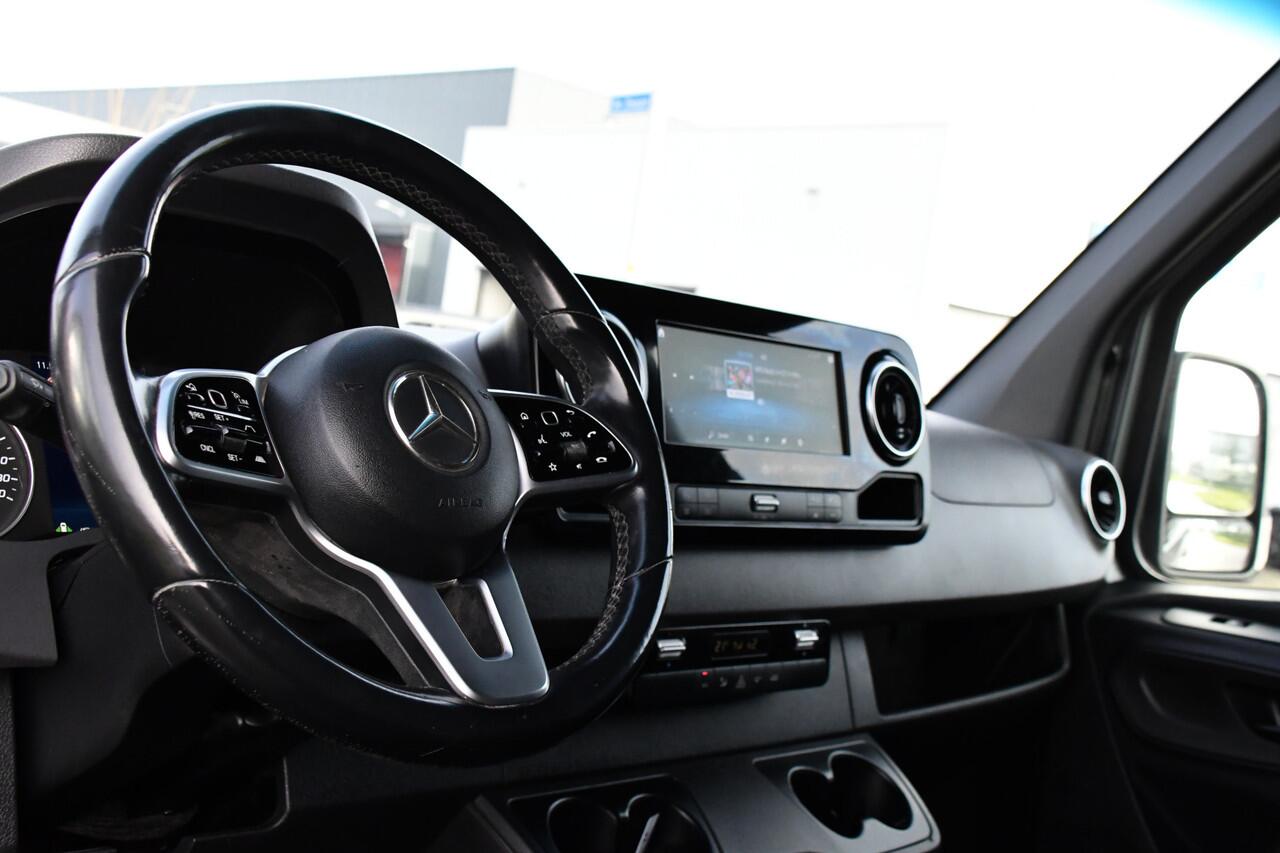 Mercedes-Benz SPRINTER 519 V6 3.0 CDI L3H2 PB Edition Adaptieve Cruise, Camera, 10,5'' Mbux, 3500kg Trekhaak, Carplay, LED, Leder, Stoelverwarming, 190pk, Uniek!