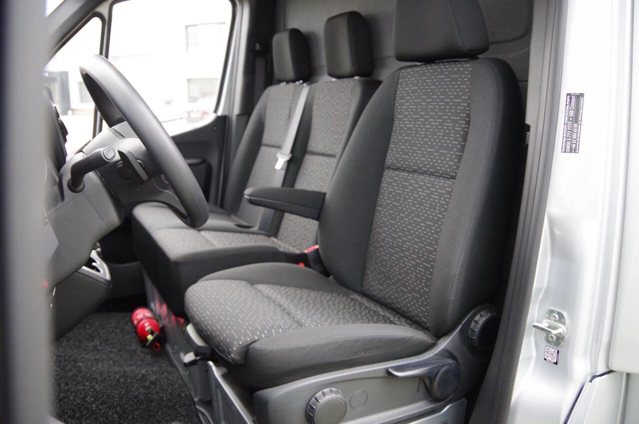 Mercedes-Benz SPRINTER 319 3.0 CDI V6 AUT. BAKWAGEN/LAADKLEP/ZIJDEUR, LED, CRUISE, CLIMA, DAB, NAVI BY APPLE CARPLAY, MEUBELBAK