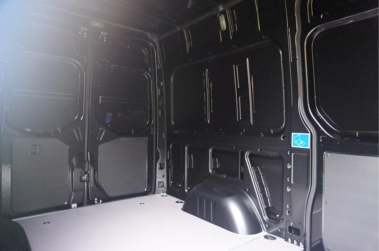 Mercedes-Benz SPRINTER 319CDI Select L2H2 BPM VRIJ!! 10.25" Mbux, ACC, LED, 17" LM 3.5T Trekhaak!! NR. 717