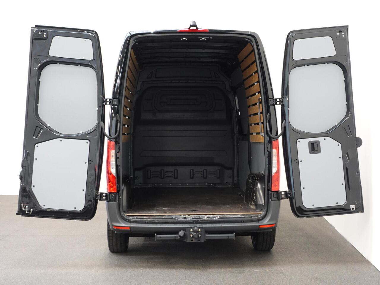 Mercedes-Benz SPRINTER L2H2 Automaat Airco Navi Camera Trekhaak Cruisecontrol 3Zits Carplay