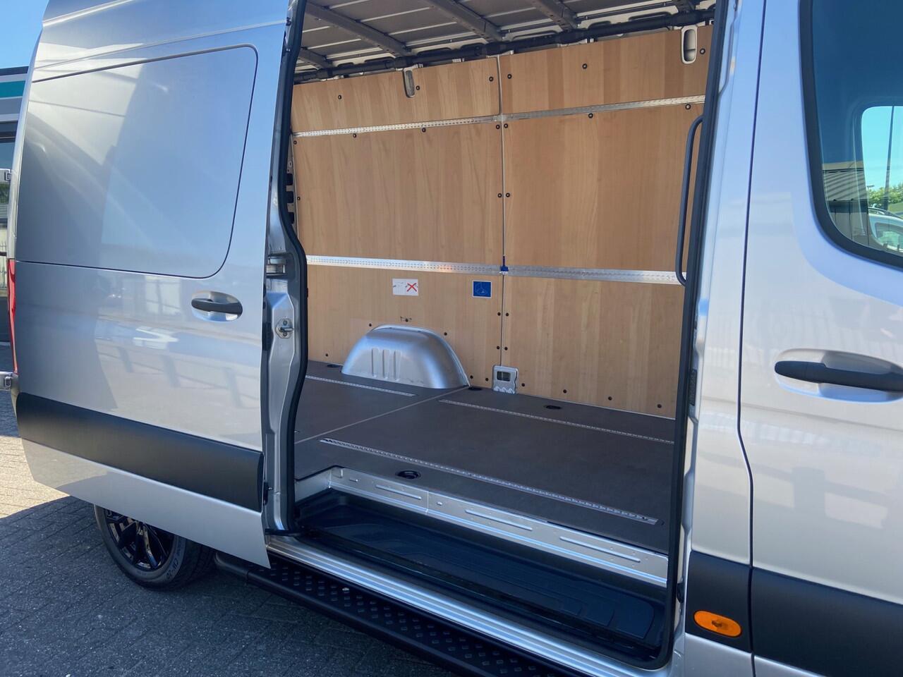 Mercedes-Benz SPRINTER 319 3.0 CDI V6 L2H2 E6 | Zeer netjes | 2x Gev. Stoel | Standkachel | Mbux 7