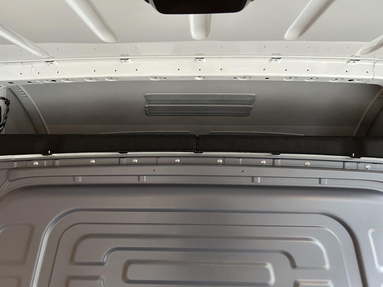 Mercedes-Benz SPRINTER 317 CDI L2 H2 PRO Facelift / LED / MBUX / Navigatie / Camera / Parkeersensoren / Cruise control / Airco / 270 Graden achterdeuren