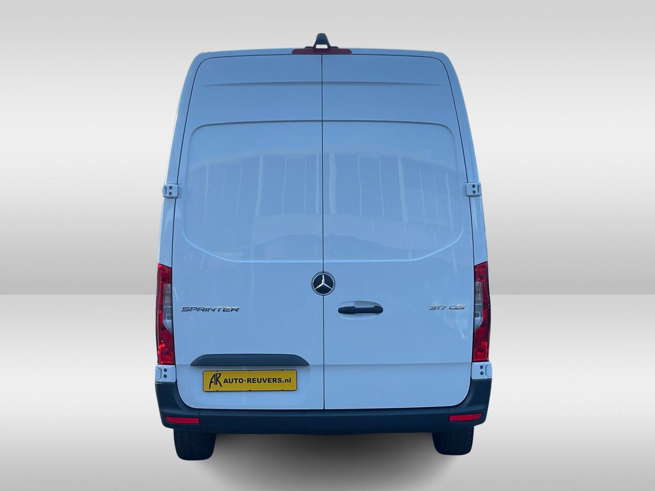 Mercedes-Benz SPRINTER 317 1.9 CDI L2H2 RWD Allseason / Cruise / Automaat / Carplay / Dodehoek