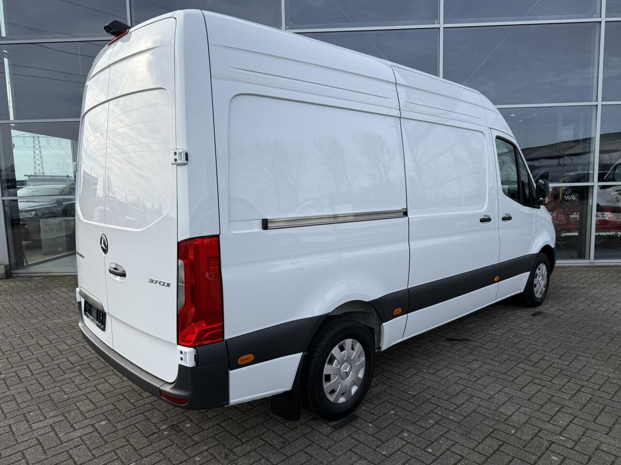Mercedes-Benz SPRINTER 317 1.9 CDI L2H2 Select 9G-Tronic Automaat BPM VRIJ