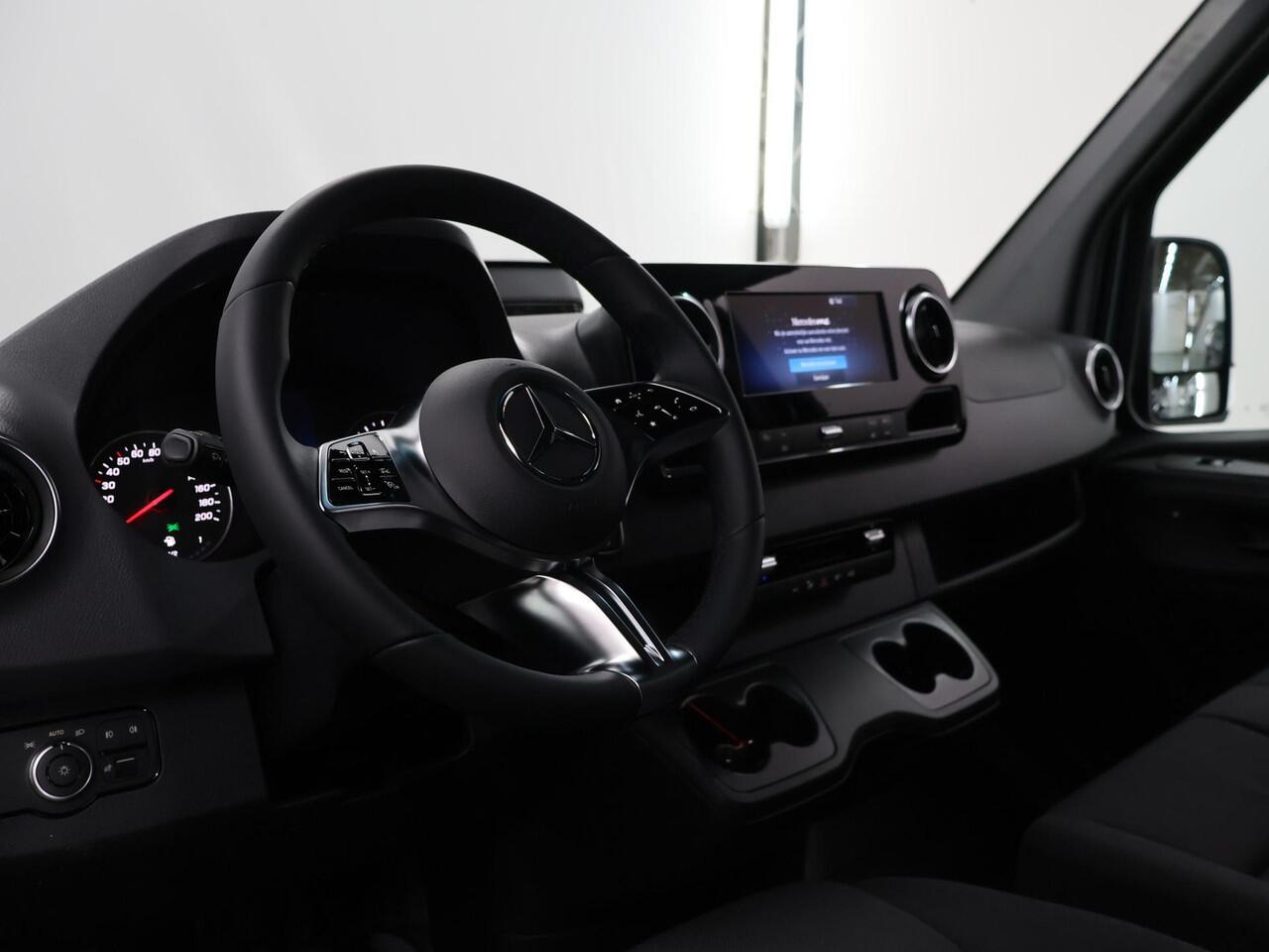 Mercedes-Benz SPRINTER 519 CDI L2 H2 SELECT | 5.0 T | 5000 GVW | N2 | AUTOMAAT | 3500KG AHW VOORBEREIDING | ACHTERUIRIJCAMERA | ADAPTIVE CRUISE | DODEHOEKDETECTIE | STOELVERWARMING | BOM VOL OPTIES | LED LAMPEN