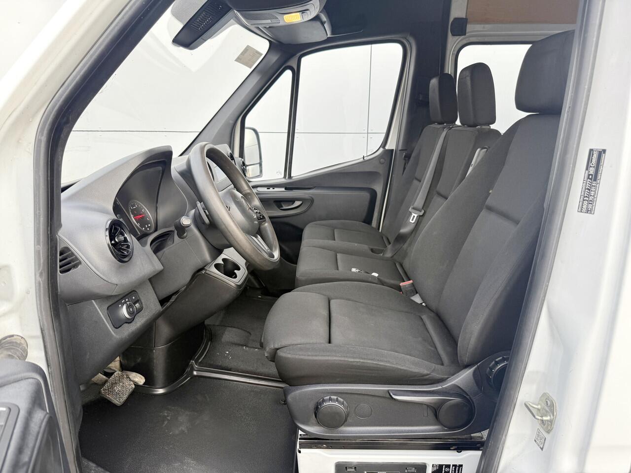 Mercedes-Benz SPRINTER 314 2.2 CDI Automaat L2H2 LED Dubbele Cabine Cruise Control Climate Control Carplay Camera Trekhaak 7 Stoelen