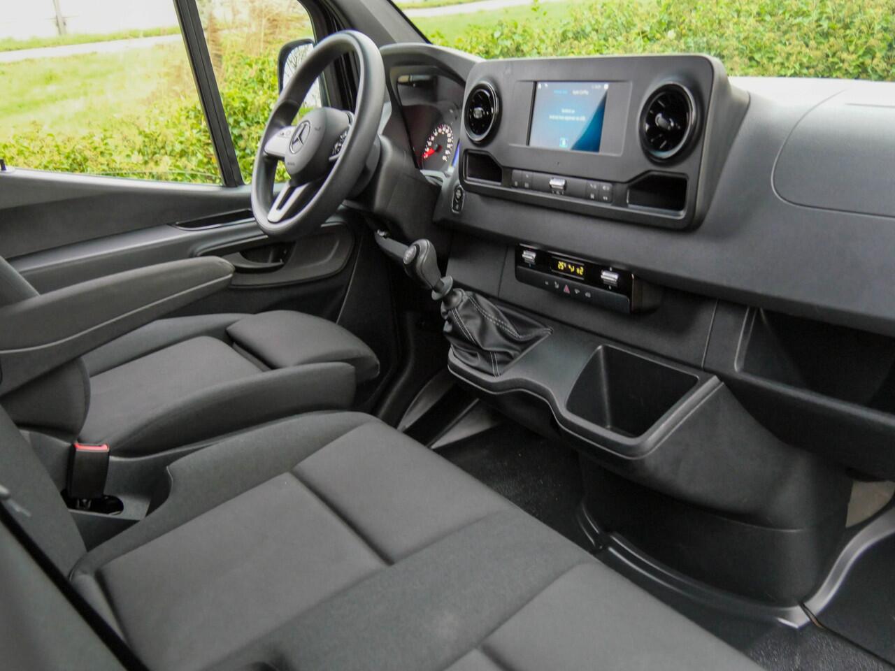 Mercedes-Benz SPRINTER 317 1.9 CDI 170PK L2H2 RWD | 3500 KG TREKGEWICHT | GEVEERDE STOEL |