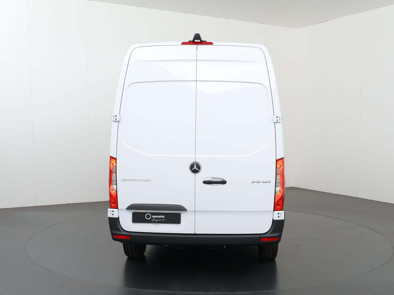 Mercedes-Benz SPRINTER 315 | Aut. | L2 H2 | RWD | PRO | 3500 KG. AHW | Airco | Cruise Control | 3500 KG. AHW | Carplay / Android Auto | Dodehoekassistent | Lane-Assist | Multifunctioneel Stuurwiel | 3-zits |
