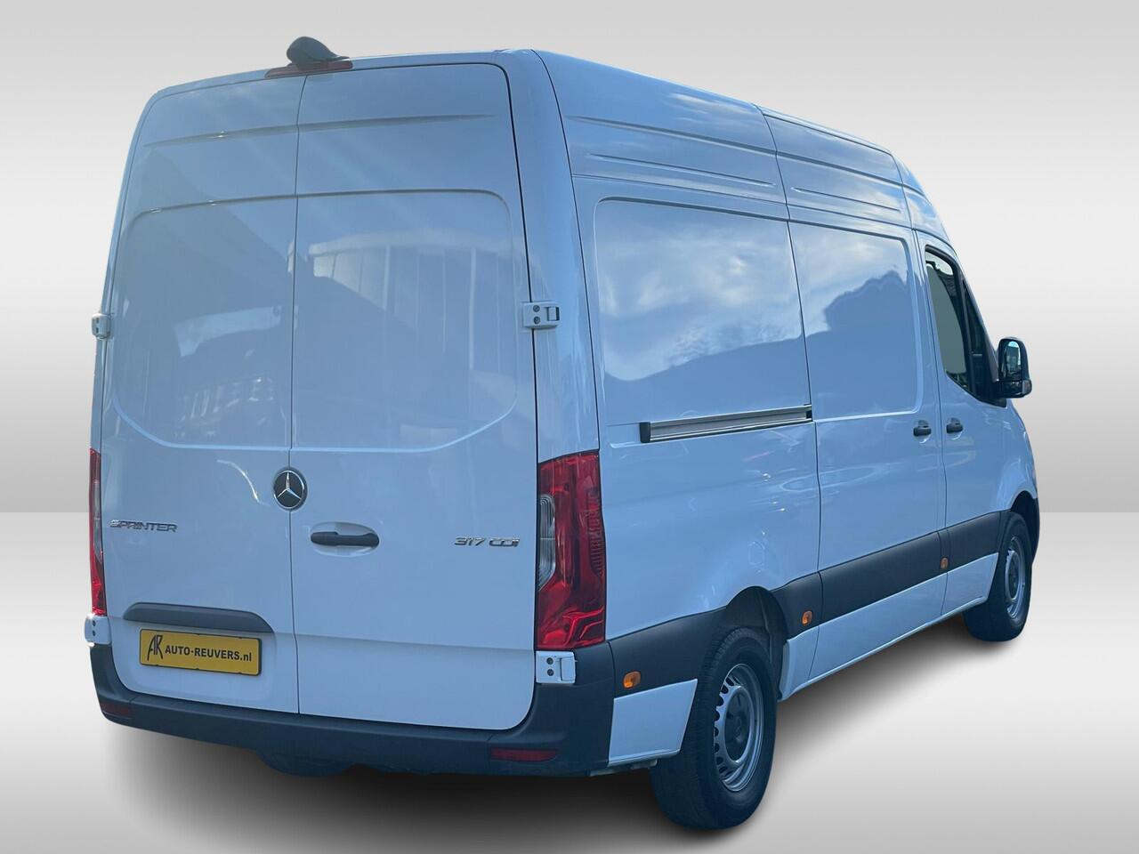 Mercedes-Benz SPRINTER 317 1.9 CDI L2H2 RWD Allseason / Cruise / Automaat / Carplay / Dodehoek
