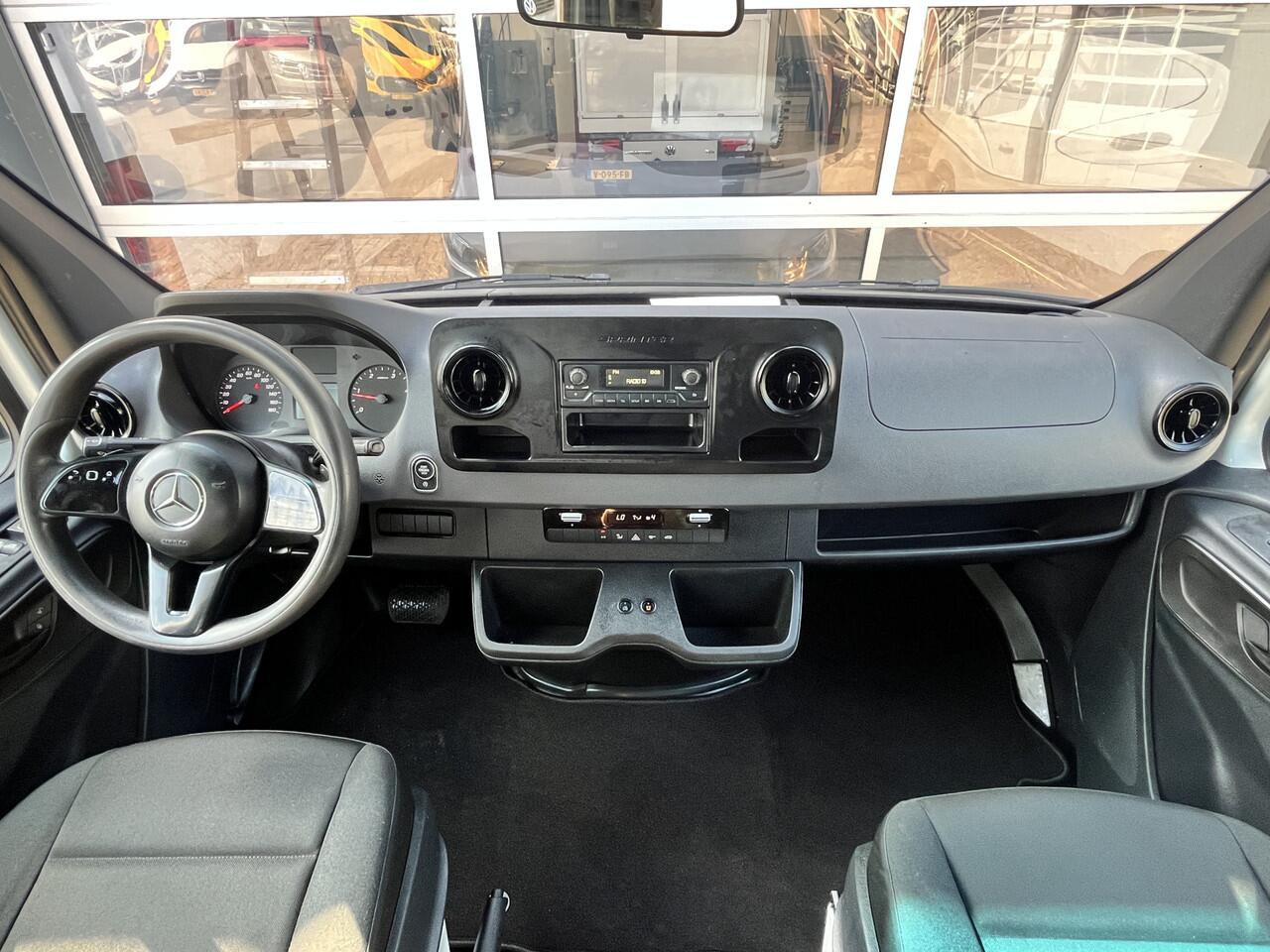 Mercedes-Benz SPRINTER 514 2.2 CDI L3 DC Hiab 018 laadkraan Airco Trekhaak 2000 kg trekgewicht Kastinrichting 1e eigenaar ex Overheid 2-Persoons Openlaadbak Kraan Pick-up P-up Gereedschapskist Euro 6