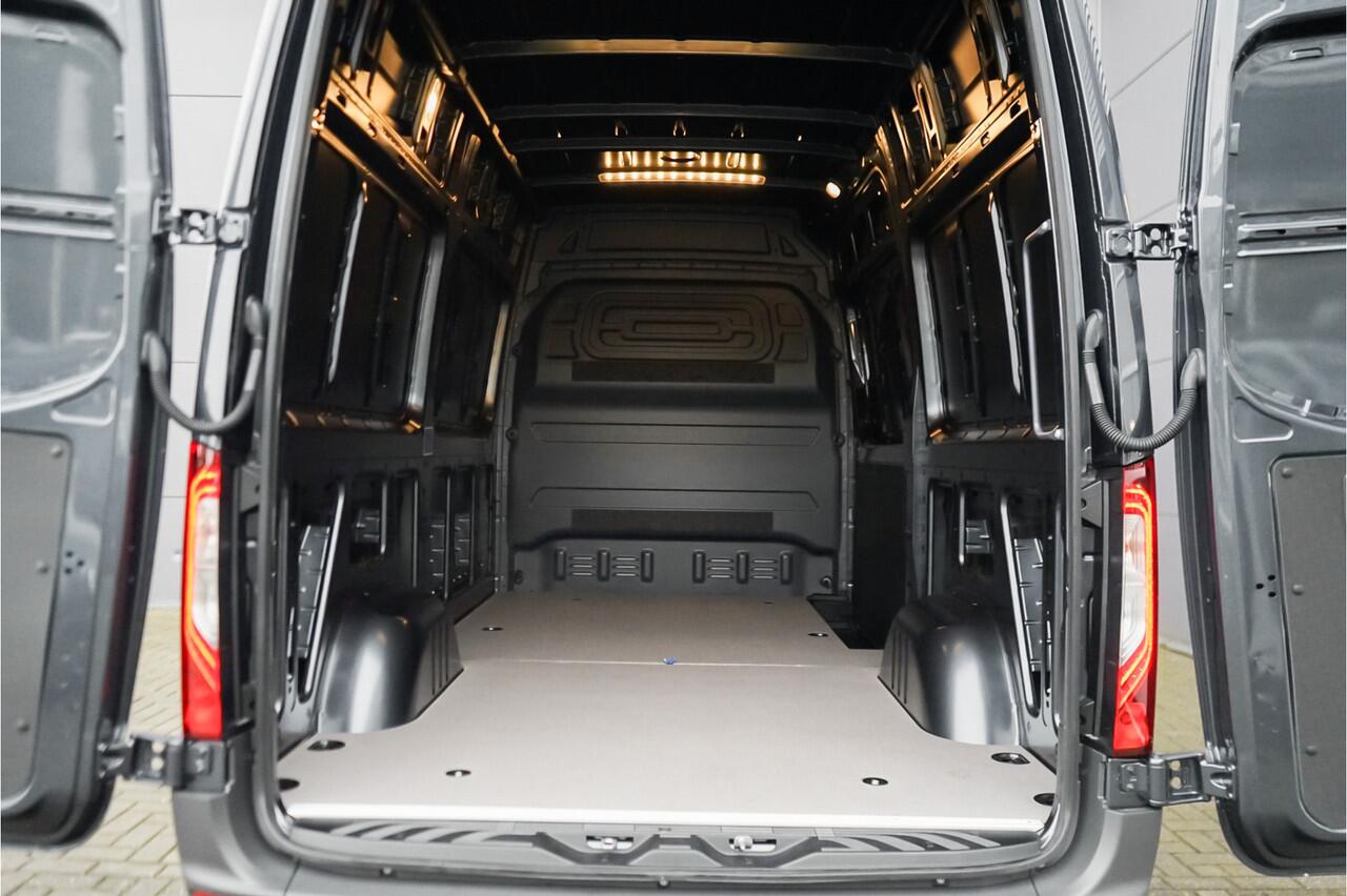 Mercedes-Benz SPRINTER 319 1.9 CDI L2H2 RWD Distronic 360° Camera LED Navi Trekhaak