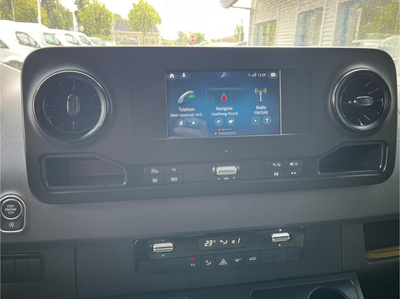 Mercedes-Benz SPRINTER 515 CDI Bakwagen met laadklep 7"MBUX Euro 6