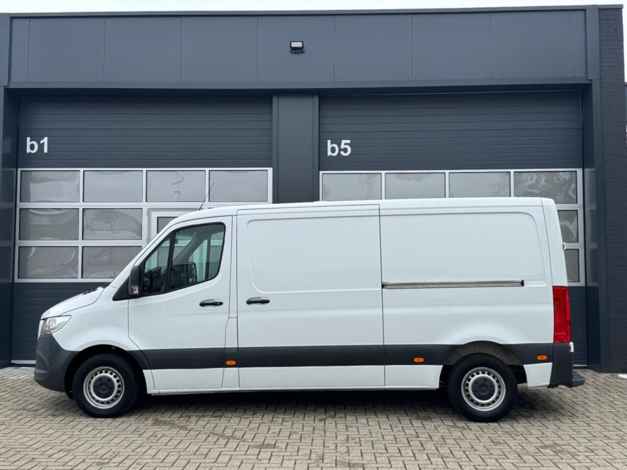 Mercedes-Benz SPRINTER 314 CDI L2H1 Automaat / Dubbele schuifdeur / Navi / Trekhaak /