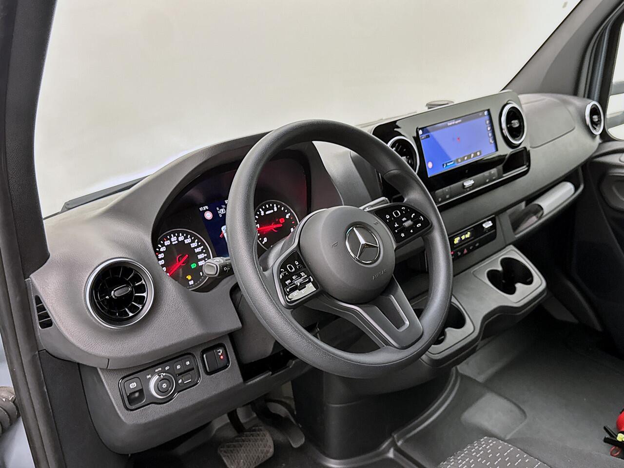 Mercedes-Benz SPRINTER 317 1.9 CDI Bakwagen laadklep 1000kg RWD Nieuw Widescreen Led Cruise control 9G Automaat