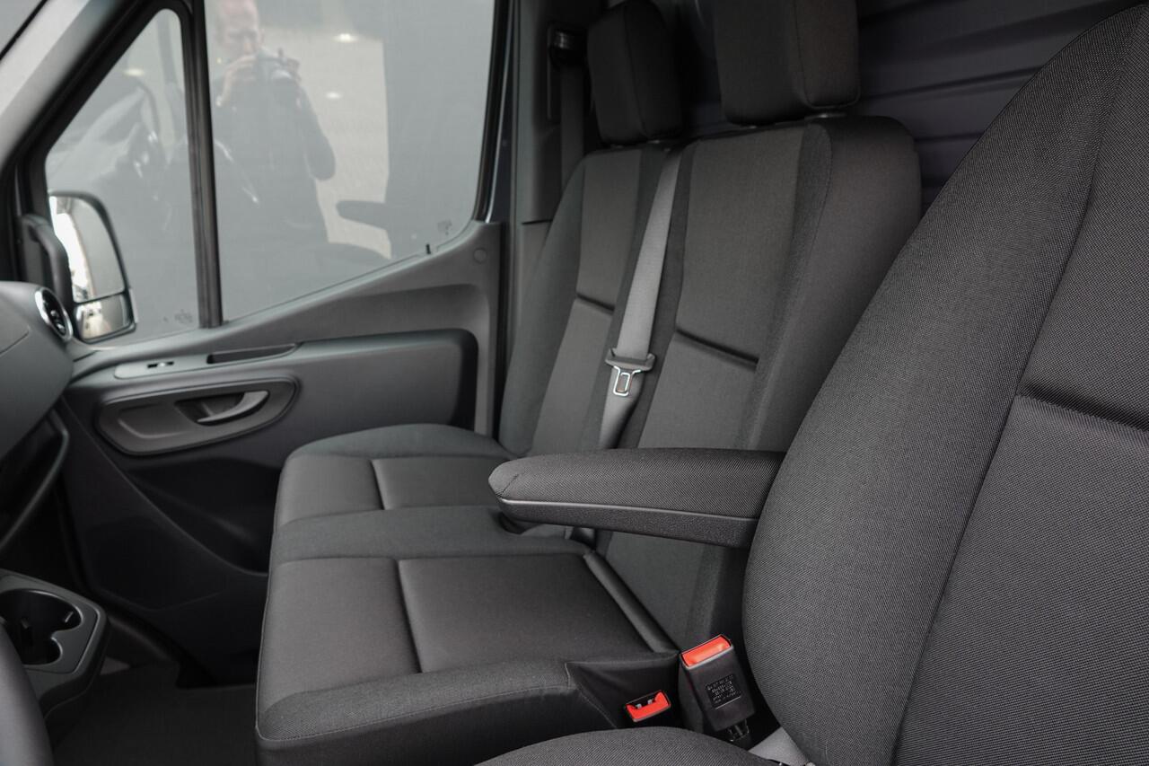 Mercedes-Benz SPRINTER L2H2 315Cdi 150Pk 9G-Tronic | RWD | Stoel-Bank | 3.500Kg trekgewicht | Achteruitrijcamera | Trekhaak | 17'' Nr. 2