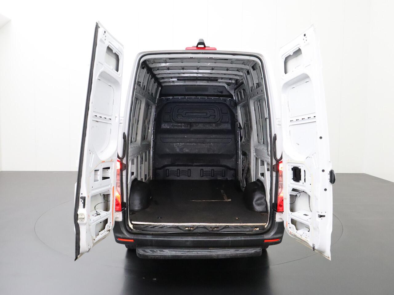 Mercedes-Benz SPRINTER 314CDI L2H2 | Mbux | Camera | Airco | Cruise | 3-Persoons