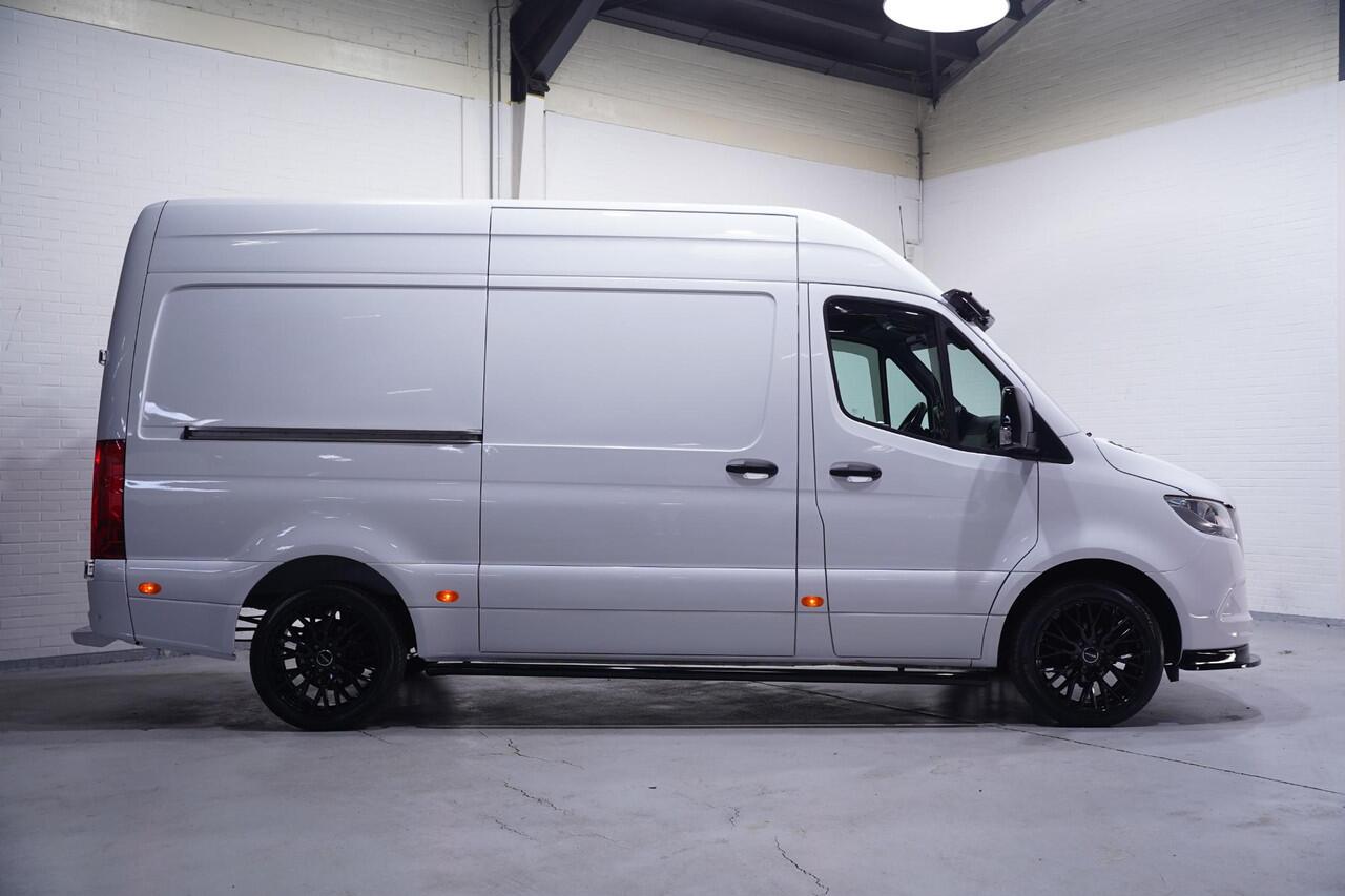 Mercedes-Benz SPRINTER 317 CDI 170 pk Aut Special Edition L2H2 AMG Grille Navi, Camera, 20" LMV, Sidebars, Bumpers in Kleur, 3-Zits