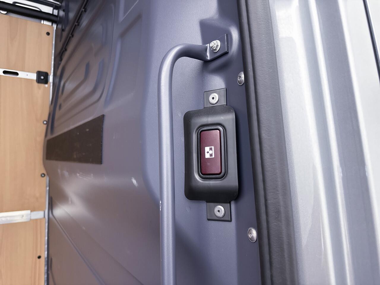 Mercedes-Benz SPRINTER 317 1.9 CDI L3H2 Elektrische Schuifdeur Distronic Navigatie LED Achteruitrijcamera Betimmering