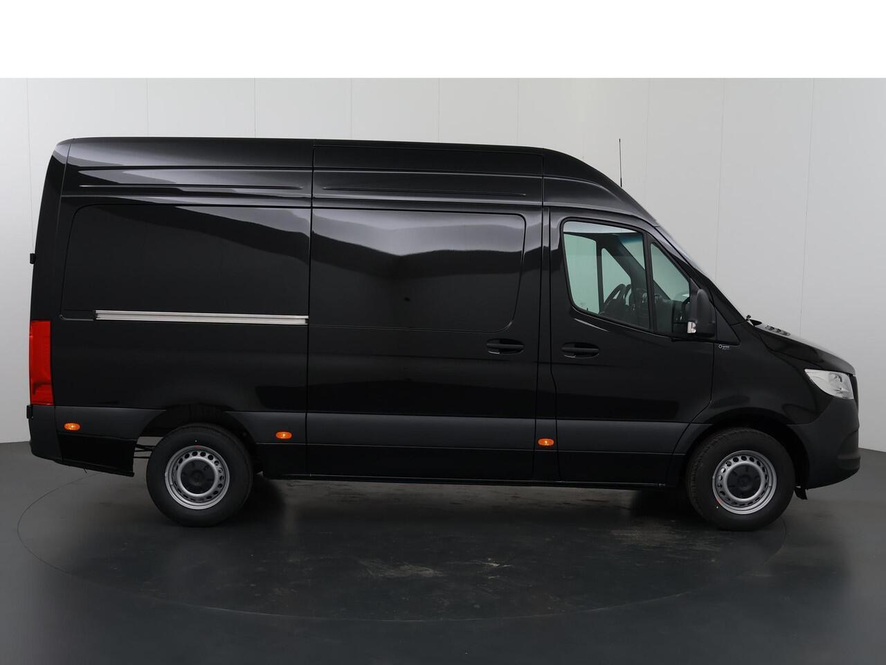 Mercedes-Benz SPRINTER 315 CDI L2 H2 RWD Aut | PRO | BPM VRIJ! | ACHTERUITRIJCAMERA | 3500 KG AHW | DODEHOEKASSISTENT | AIRCO | CRUISE | CARPLAY | ANDROID AUTO | METALLIC | 3-ZITS | MBUX SYSTEEM GROOT