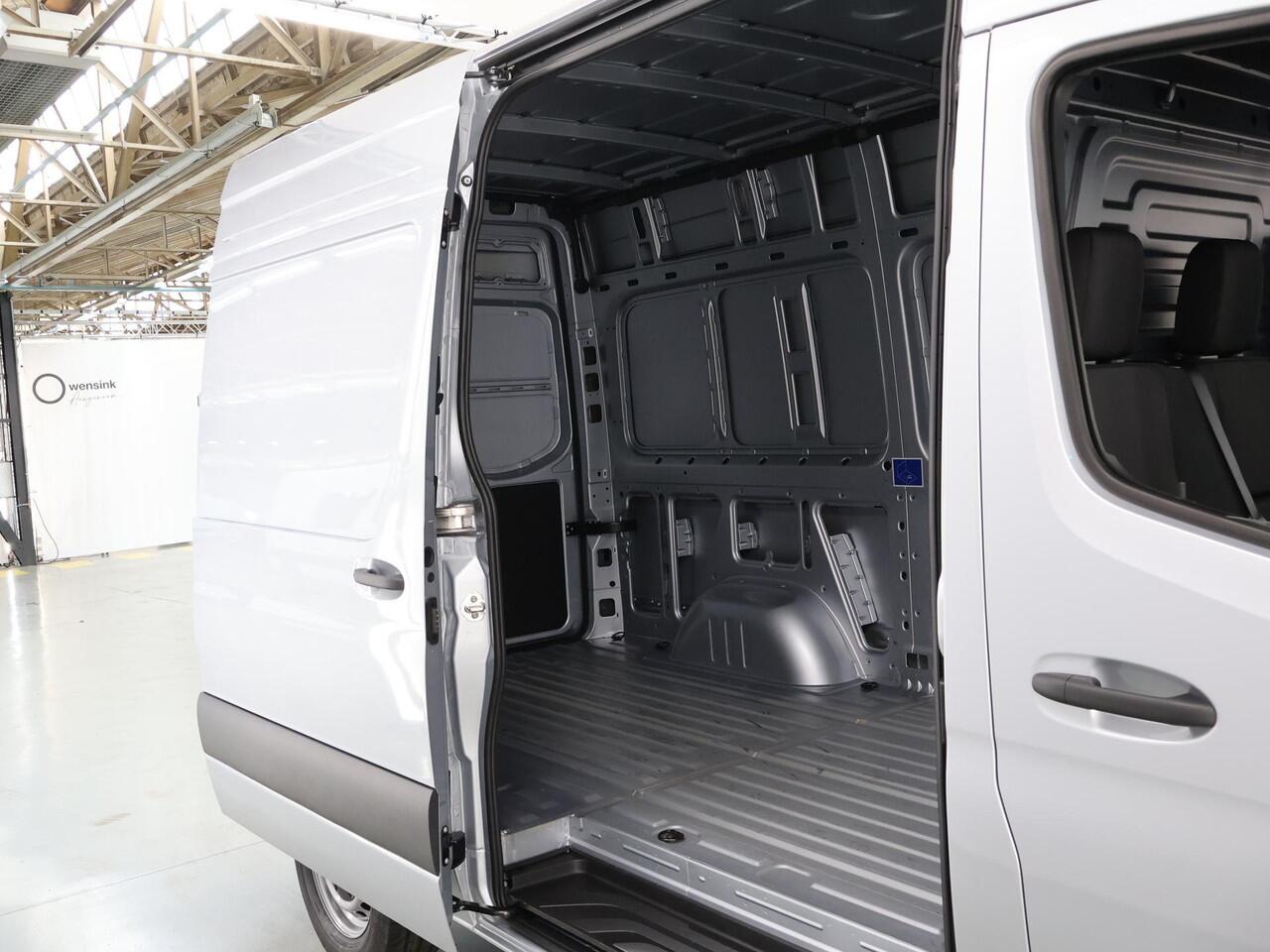 Mercedes-Benz SPRINTER 315 CDI | L2 H2 | RWD | Aut. | PRO | BPM VRIJ! | AIRCO | CRUISE | 3500 KG AHW | CARPLAY | ANDROID AUTO | DODEHOEKASSISTENT | METALLIC | SPOORASSISTENT | MULTIFUNCTIONEELSTUURWIEL
