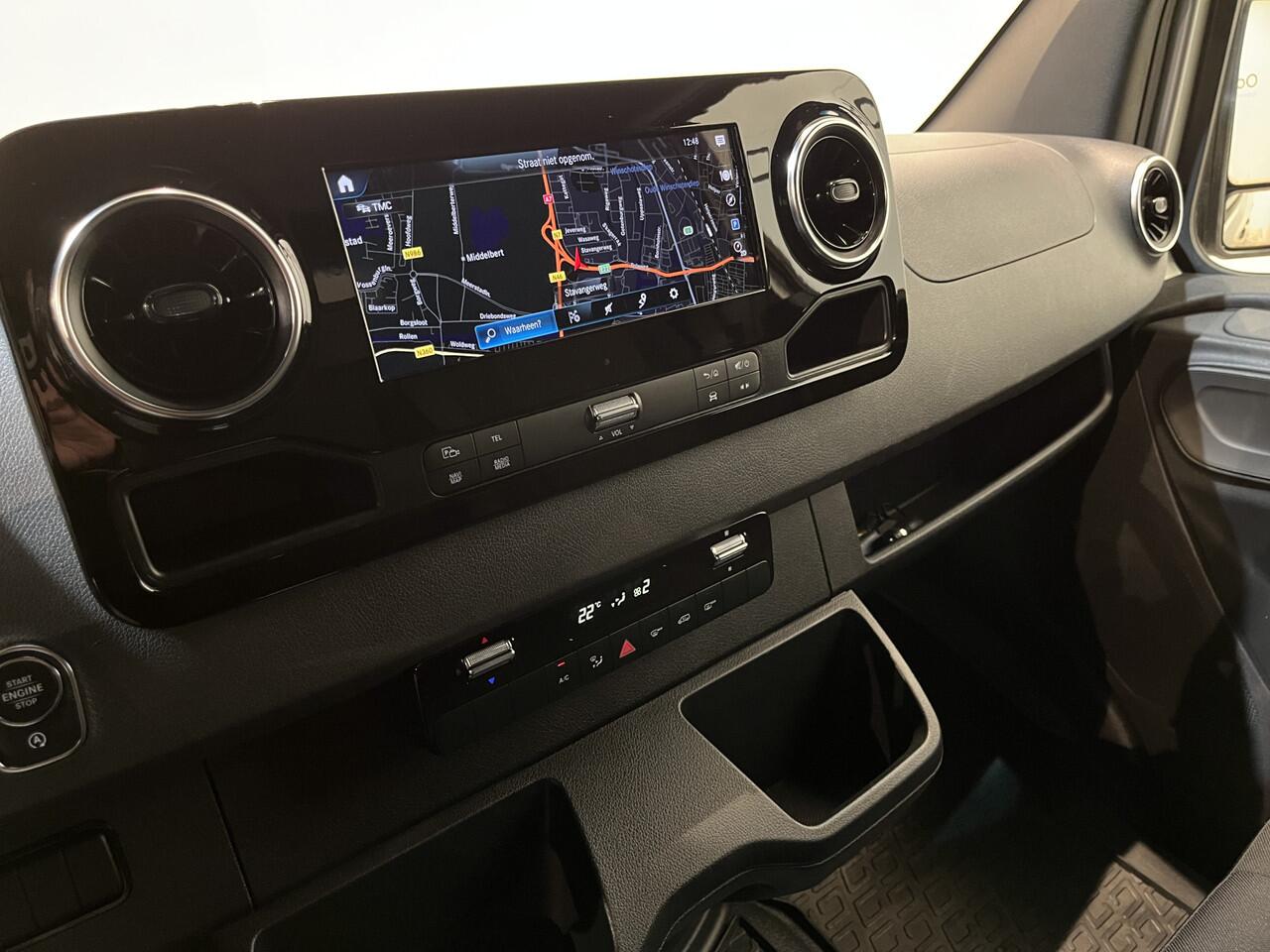 Mercedes-Benz SPRINTER 317 CDI L2H2 RWD Automaat / Bär Laadklep / Airco / Cruise Control / Camera / CarPlay / Navigatie / 52.000 KM !!