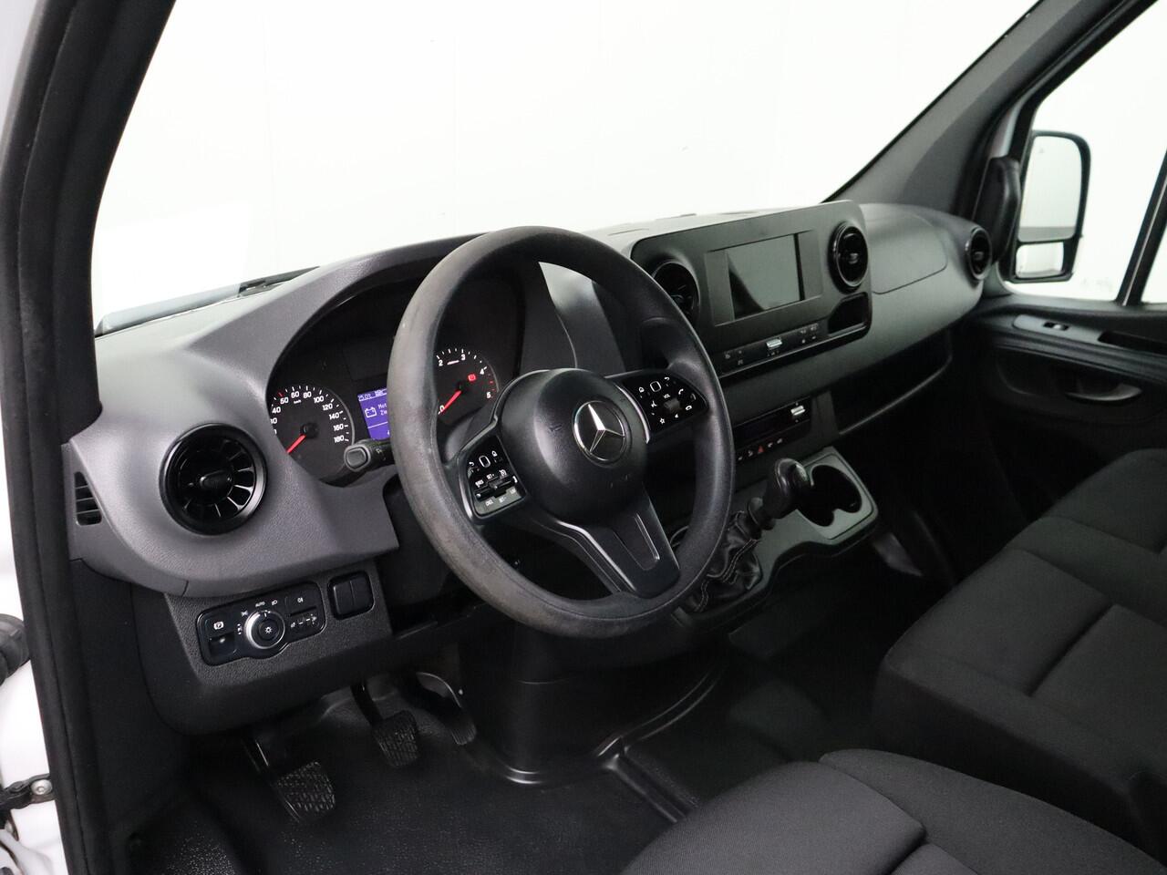 Mercedes-Benz SPRINTER 314CDI L2H2 | Mbux | Camera | Airco | Cruise | 3-Persoons