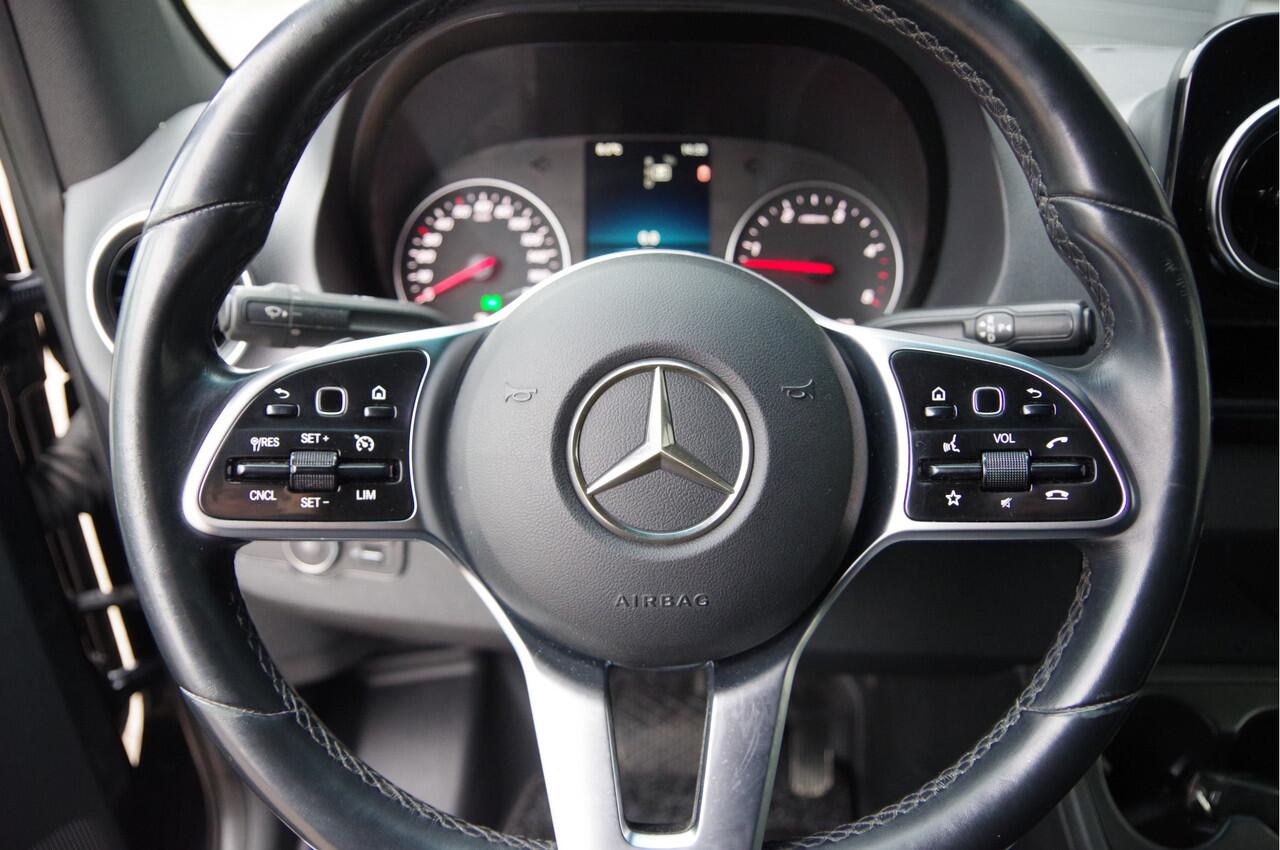 Mercedes-Benz SPRINTER 319 3.0 CDI V6 L2H2 AUT. LED, 360 CAMERA, LEDER, TREKHAAK, MBUX10'', STOELVERWARMING, NAVI, CRUISE, CLIMA, PARKEERSENSOREN