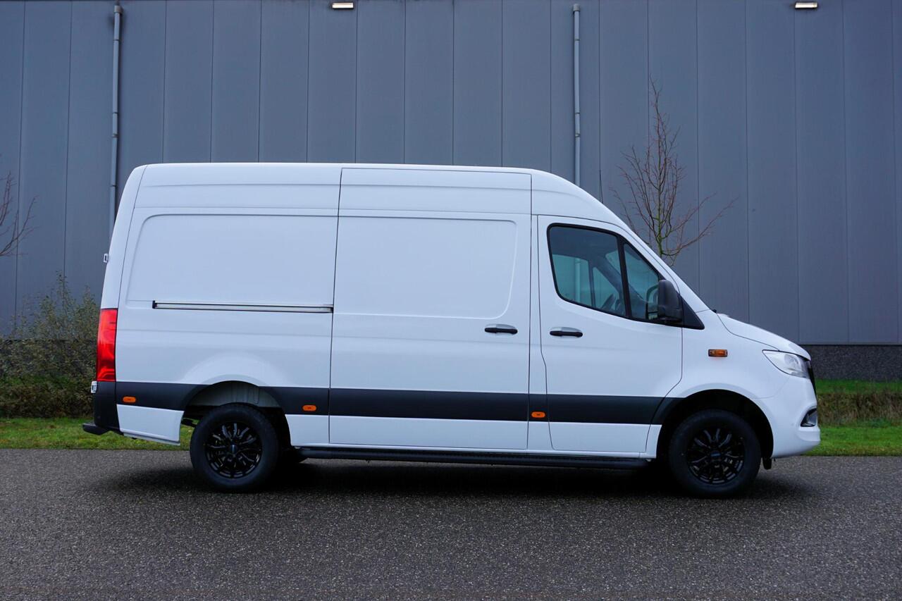 Mercedes-Benz SPRINTER 317 L2H2 RWD Automaat |EURO6 |1e eigenaar |Topstaat |Betimmering |Fabrieksgarantie |Camera |Cruise |Navi |Climate control |Stoelverwarming |3500 KG |170 pk