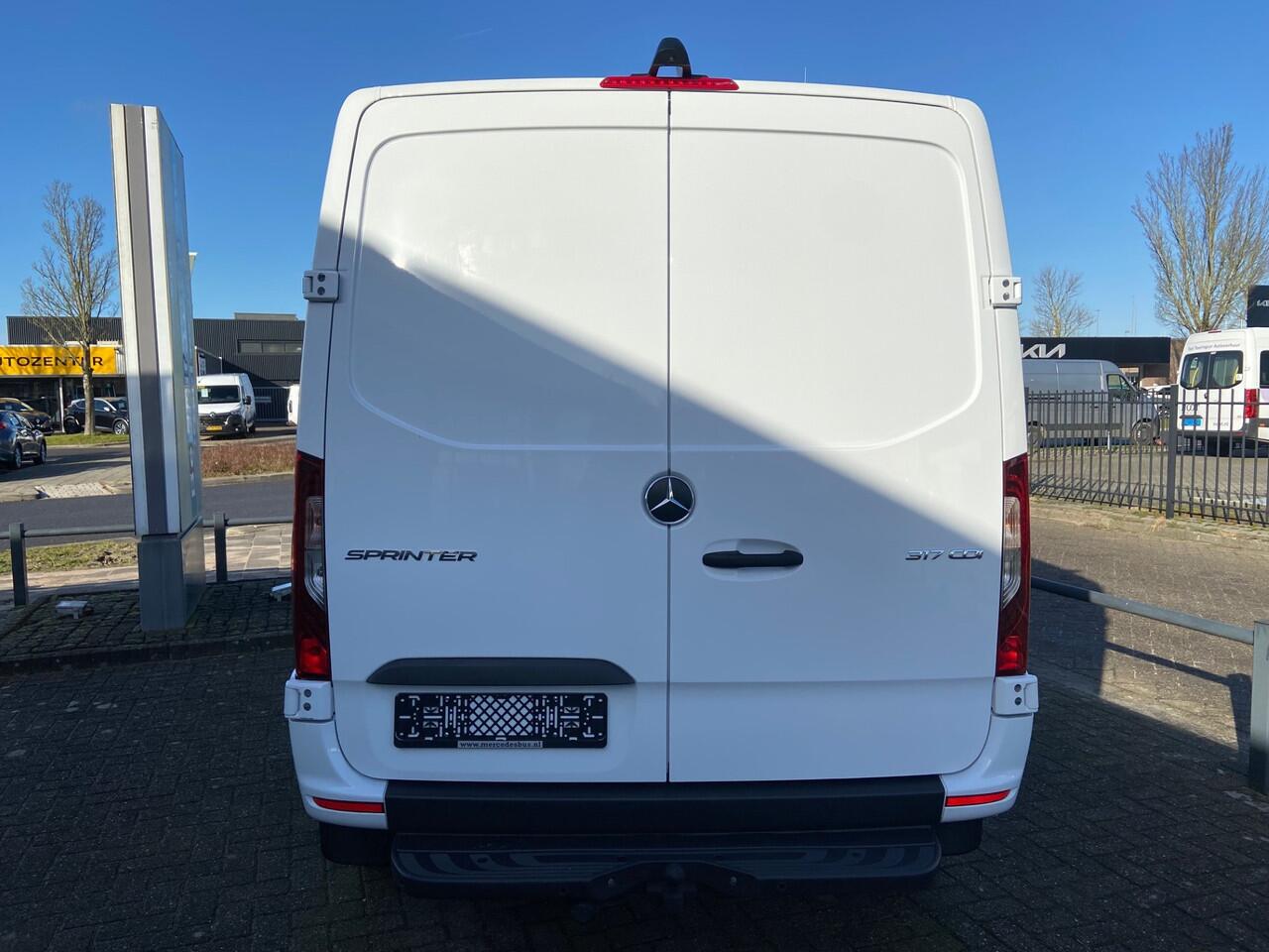 Mercedes-Benz SPRINTER 317 CDI L1H1 RWD | E6 | LED | Leder | 3.5T Trehaak mogelijk | 360º Camera