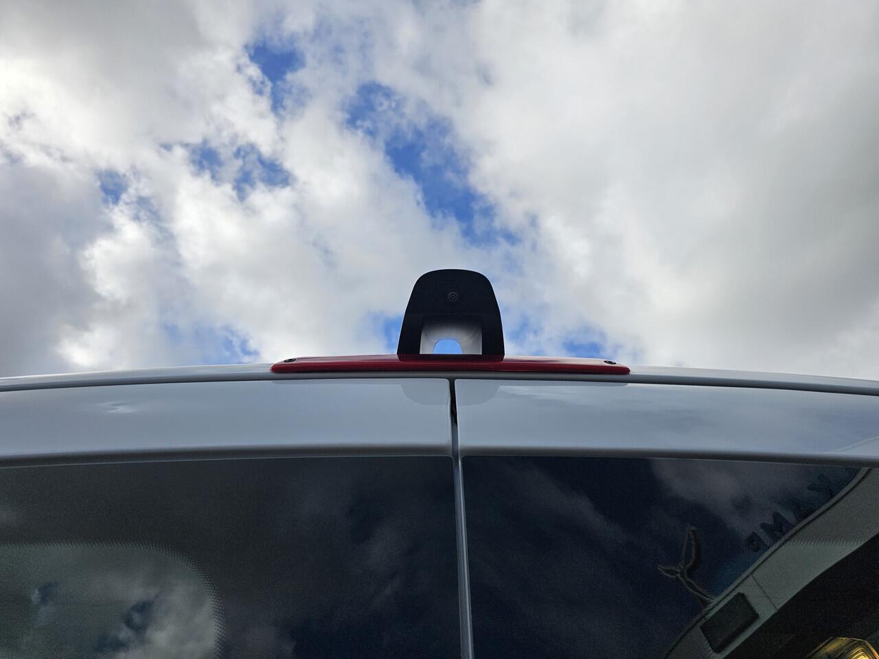 Mercedes-Benz SPRINTER 517 CDI L2-H1 Handgeschakeld * Camera * Trekhaak 3,5t *