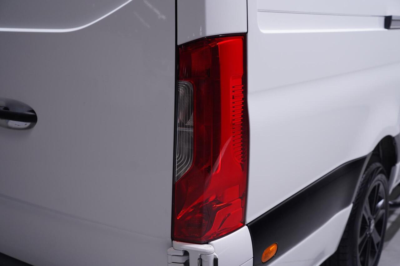 Mercedes-Benz SPRINTER 315 CDI 150 pk L3H2 Dubbel Cabine Navi 360 Camera, AMG Grille, 18" LMV, Sidebars, Zonneklep, 6-Zits