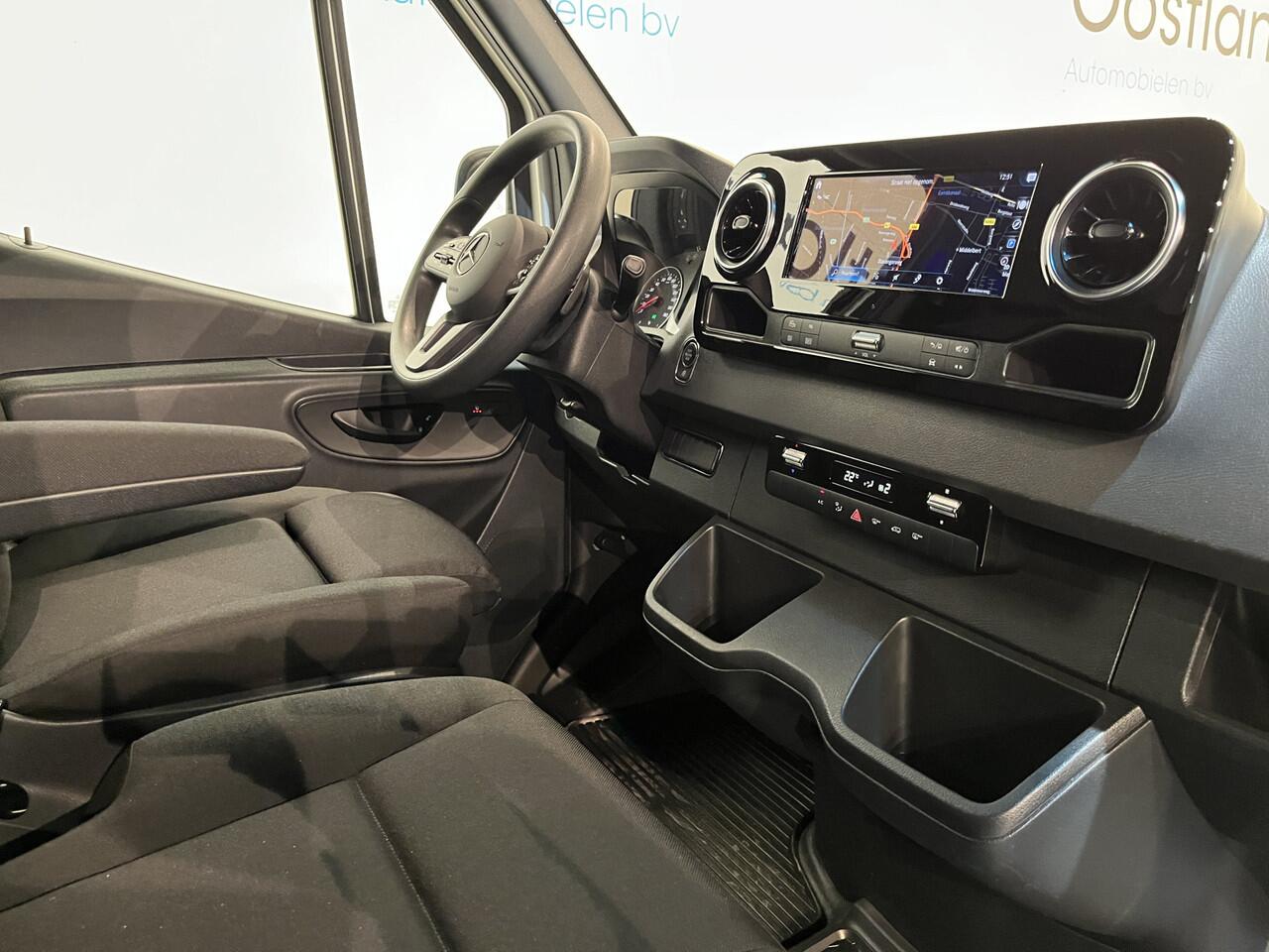 Mercedes-Benz SPRINTER 317 CDI L2H2 RWD Automaat / Bär Laadklep / Airco / Cruise Control / Camera / CarPlay / Navigatie / 52.000 KM !!