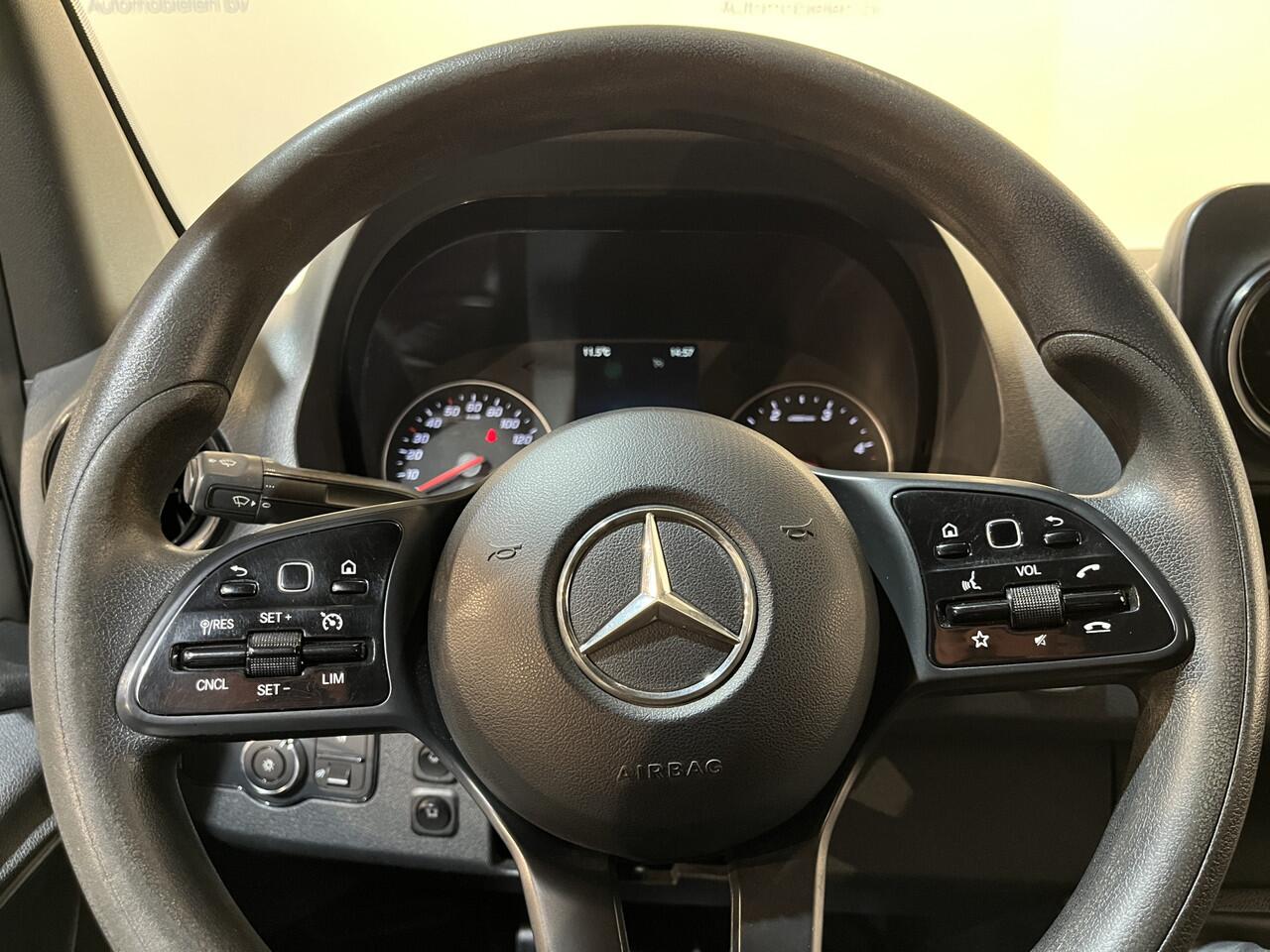 Mercedes-Benz SPRINTER 317 CDI L2H2 RWD / Euro 6 / LED / Airco / Cruise Control / Camera / Trekhaak / CarPlay