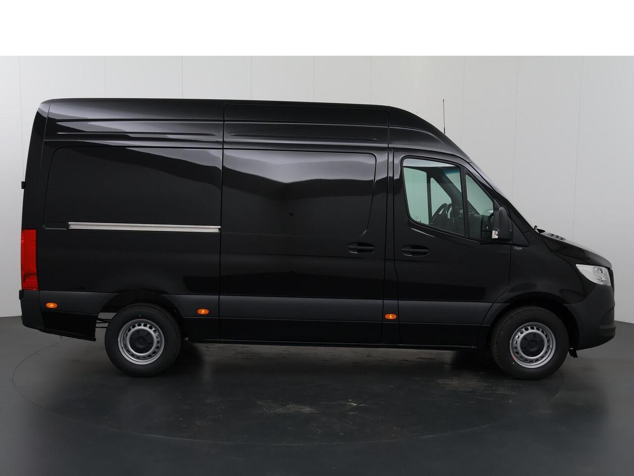 Mercedes-Benz SPRINTER 315 CDI | L2 H2 | RWD | Aut. | PRO | BPM VRIJ! | ACHTERUITRIJCAMERA | 3500 KG AHW | DODEHOEKASSISTENT | AIRCO | CRUISE | CARPLAY | ANDROID AUTO | METALLIC | 3-ZITS | MBUX SYSTEEM GROOT