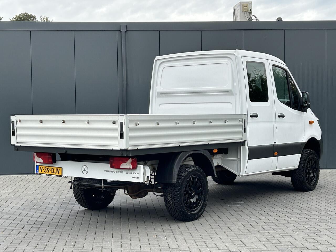 Mercedes-Benz SPRINTER 314 CDI 4X4 / PICK-UP / DOKA / DUBBEL CABINE / AIRCO / CRUISE / APPLE CARPLAY / 6 PERSOONS / ZEER NETJES