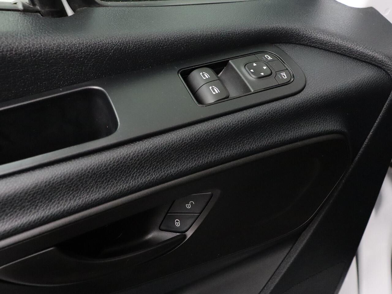 Mercedes-Benz SPRINTER 514CDI Bakwagen+Laadklep | Zijdeur | Dakspoiler | Airco | Cruise | 3-Persoons |