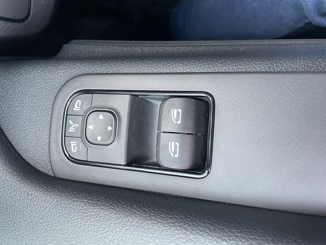 Mercedes-Benz SPRINTER 319 CDI AUTOM.L2H2 RWD 190 PK 3.5 T CAMERA / NAVI