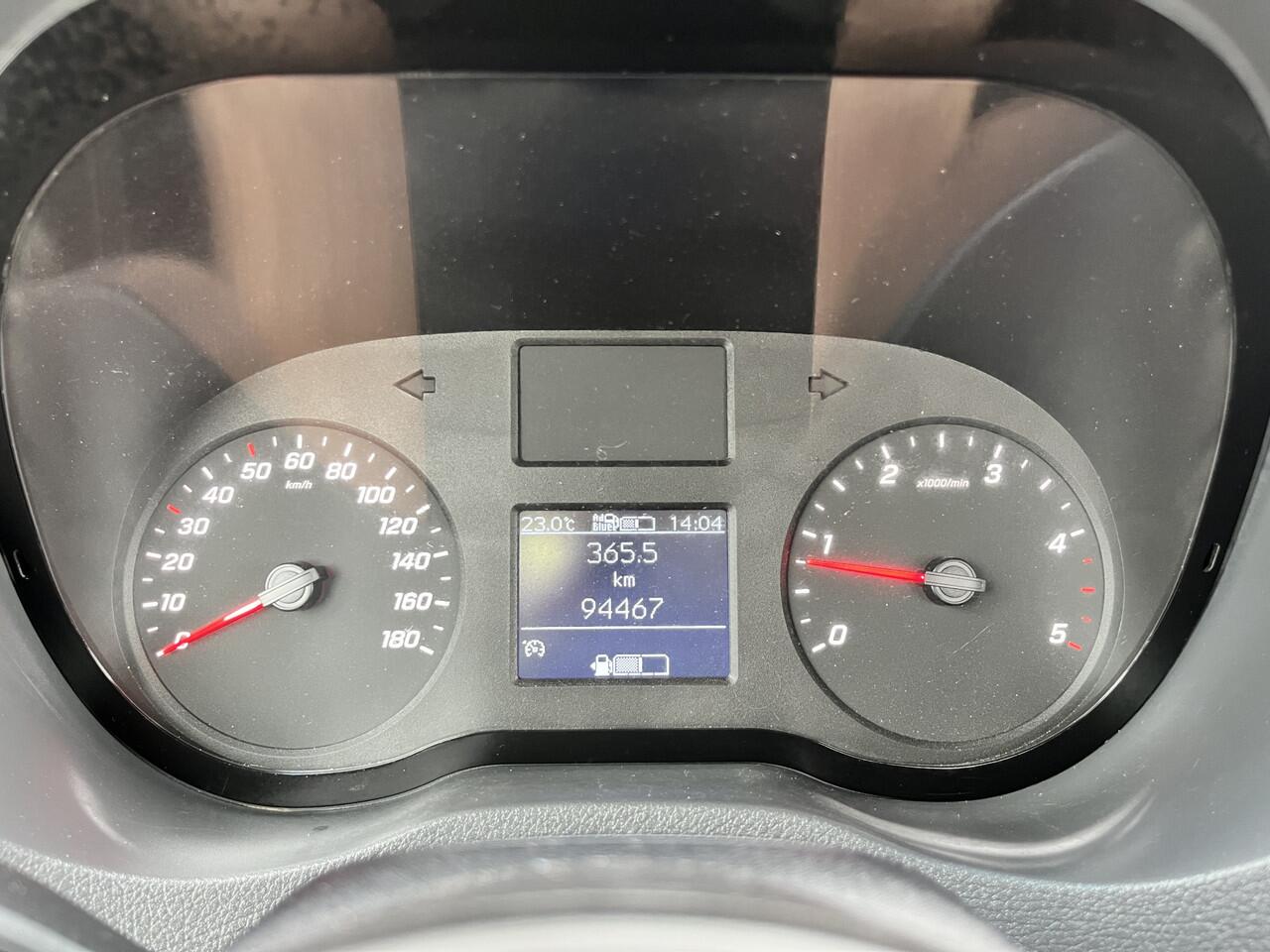 Mercedes-Benz SPRINTER 514 2.2 CDI Kipper Airco Trekhaak 3500kg trekgewicht Telefoonverbinding 3-Persoons Gereedschapskist Kieper Open laadbak Bpm vrij voor particulier gebruik!!