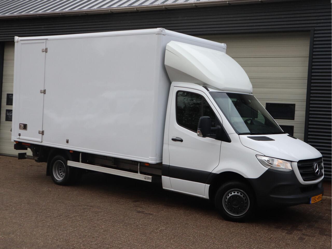 Mercedes-Benz SPRINTER 515 CDI Euro 6 Automaat Bakwagen Laadklep - MBUX - Cruise