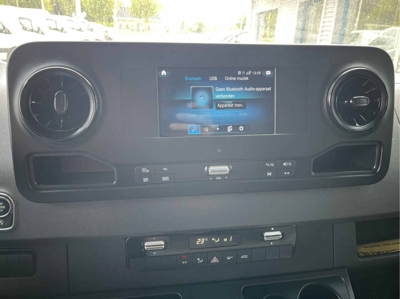 Mercedes-Benz SPRINTER 515 CDI Bakwagen met laadklep 7"MBUX Euro 6