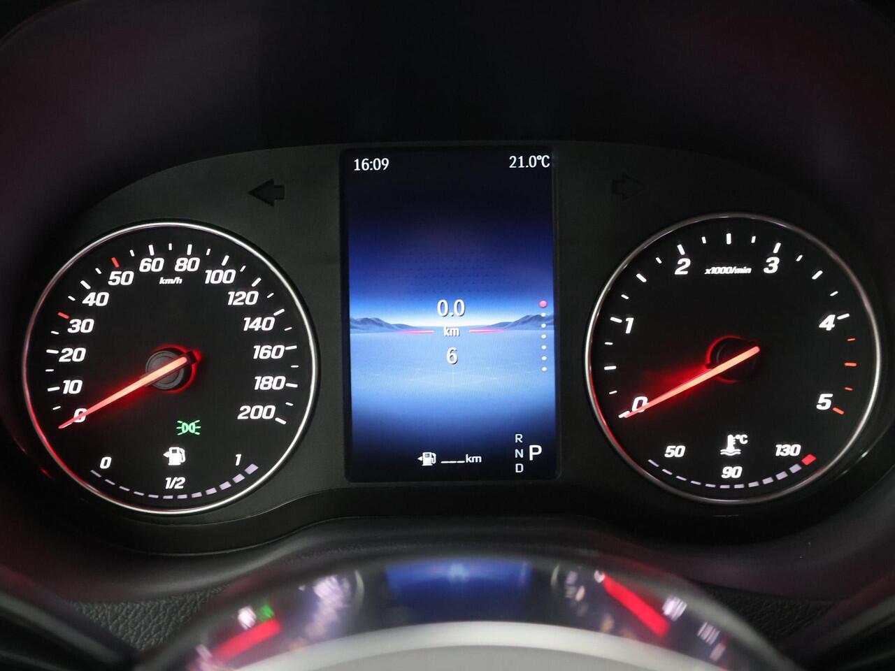 Mercedes-Benz SPRINTER 317 CDI L2 H2 Pro HD | LED Koplampen | Stoelverwarming | Leder | Achteruitrijcamera | Climate Control | 3500 kg Trekhaak |