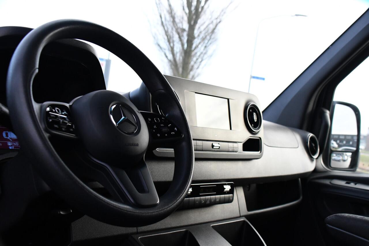 Mercedes-Benz SPRINTER 319 1.9 CDI L2H2 4x4 Black Edition Camera, Cruise, Carplay, LED, 190pk, Automaat, 4Matic, Multimedia, Uniek!