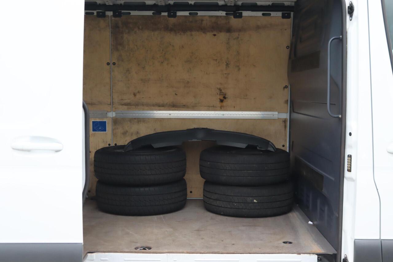 Mercedes-Benz SPRINTER 317CDI AMG Line L2H1 Leder, Cruise Control, Navigatie, Camera, Bijrijdersbank, Led Koplampen,