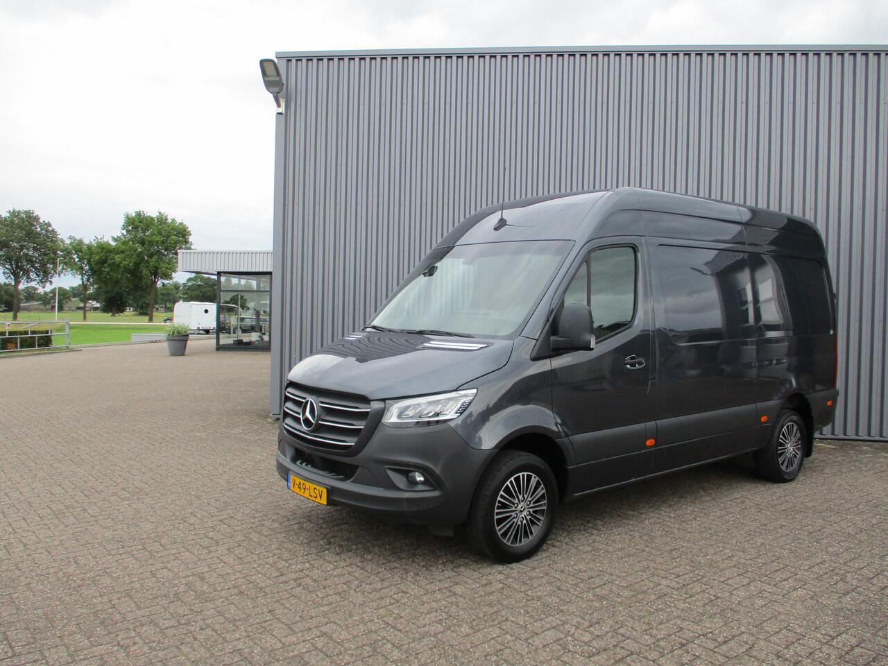 Mercedes-Benz SPRINTER 317 170 PK L2H2 Navi Led Airco Trekhaak