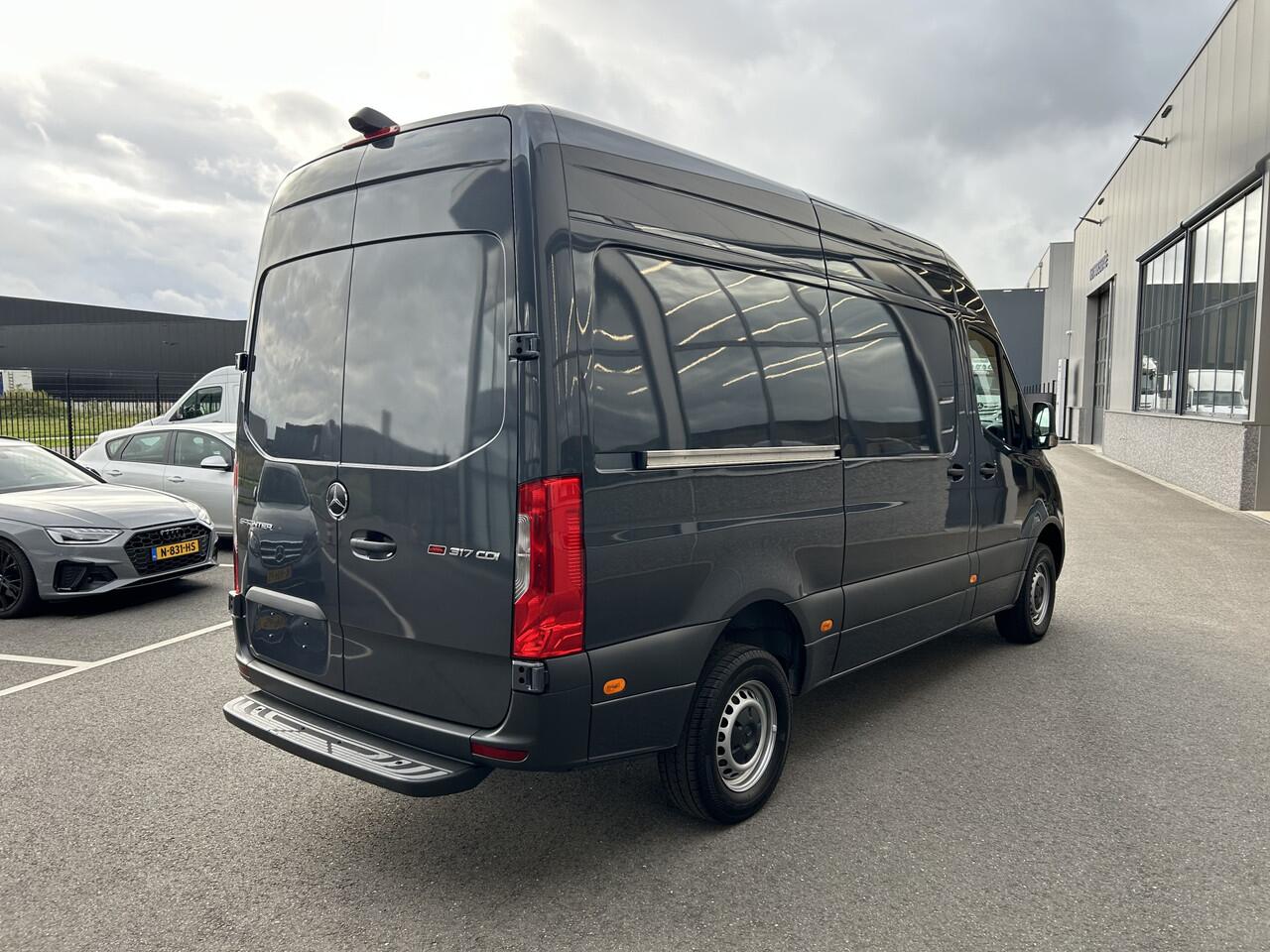 Mercedes-Benz SPRINTER 317 CDI L2 H2 MBUX / Camera / Carplay navigatie / Cruise control / Airco
