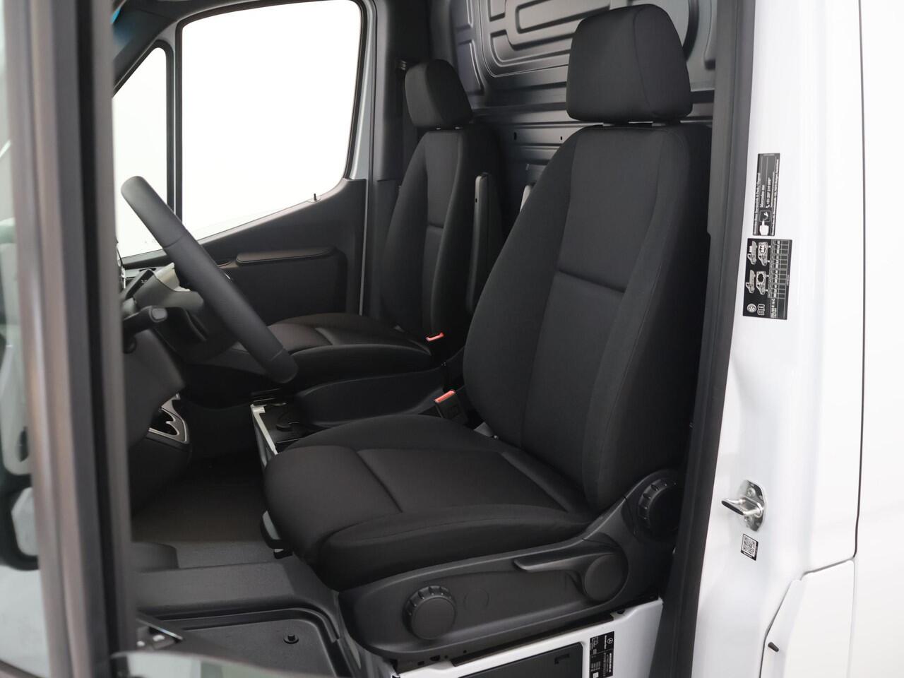 Mercedes-Benz SPRINTER 315 CDI | Aut. | L2 H2 | PRO | 3500 KG. AHW | Apple Carplay / Android Auto | Achteruitrijcamera | Lane-Assist | Side-Assist | Comfort-stoelen | Cruise Control | 3500 KG. AHW |